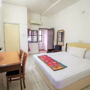  Hostel Star